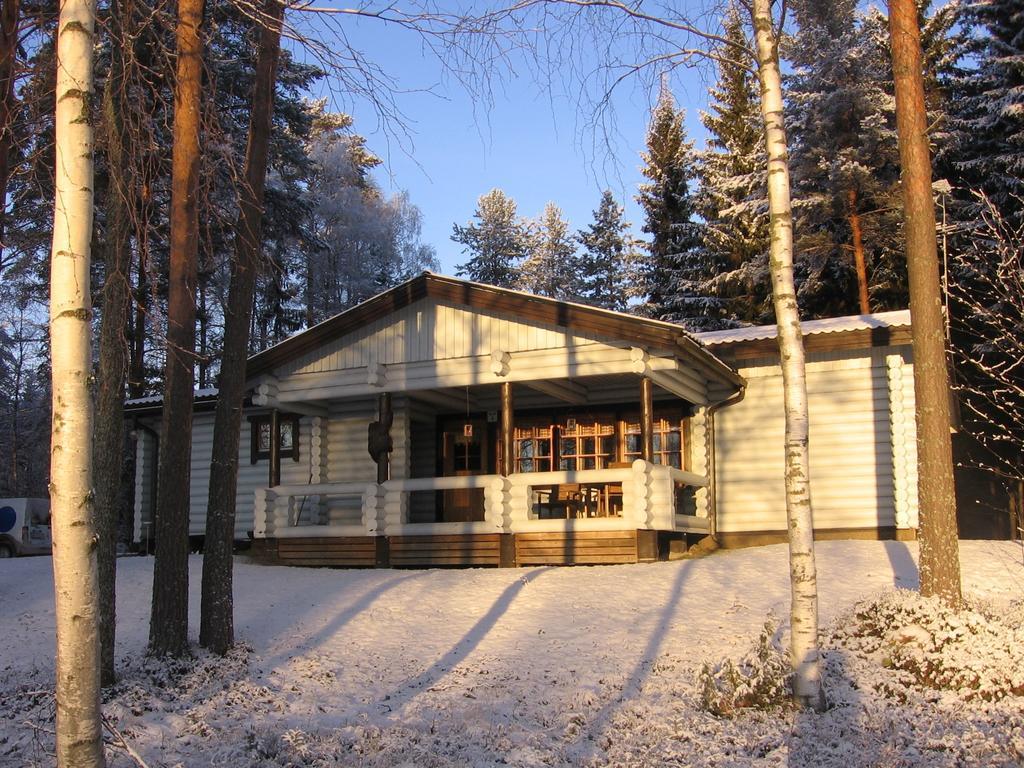 Lomapesä Cottages - carbon neutral hotel in Pertunmaa