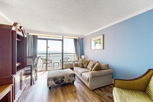 Here's Your 5 O'Clock Somewhere — 4-Star Luxury Hotel in Myrtle Beach, United States