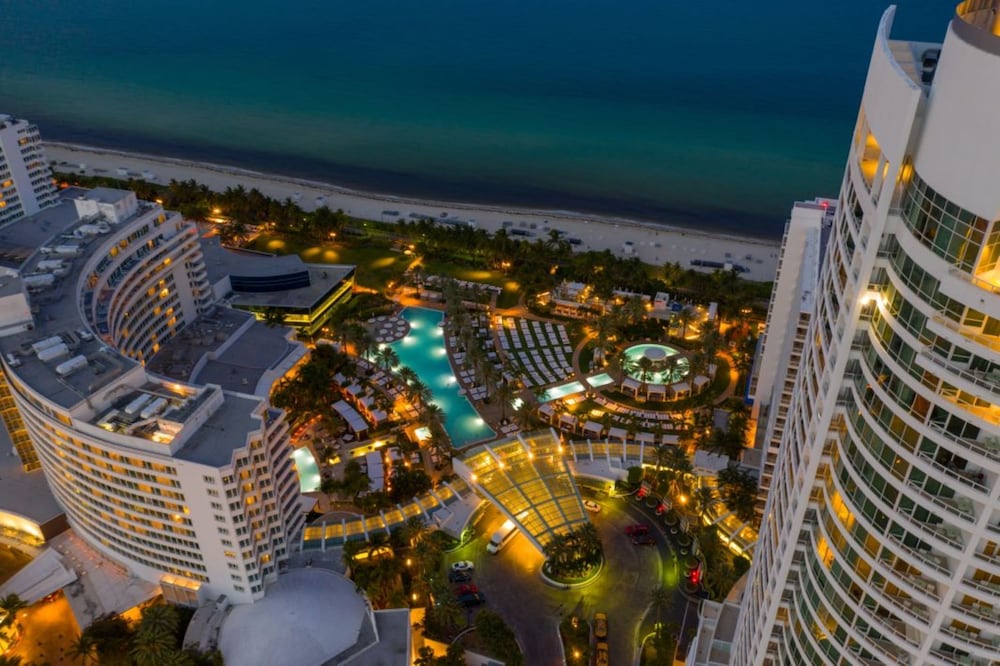 FontaineBleau Resort Ocean plus Bay View w Balcony - photo 14