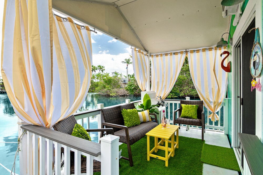 Latitude 26 Waterfront Resort & Marina - photo 51