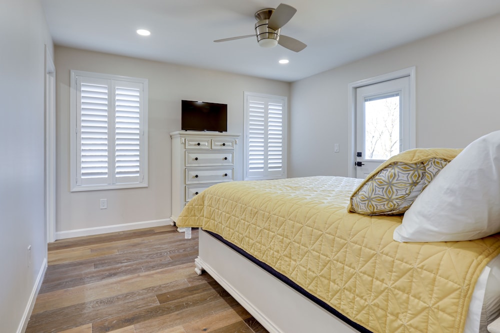 Renovated Family Home On Providence River 18268902 — Riverside