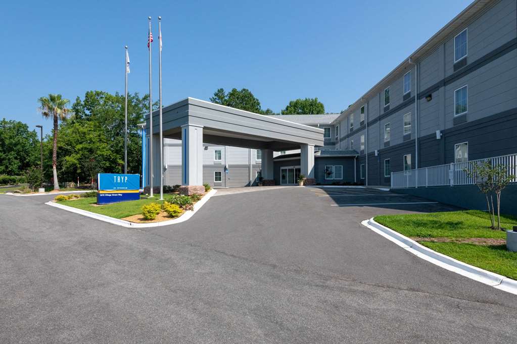 TRYP by Wyndham Tallahassee North I 10 Capital Circle - photo 2