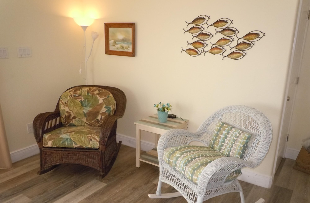 Beachgate CondoSuites & Motel - photo 35