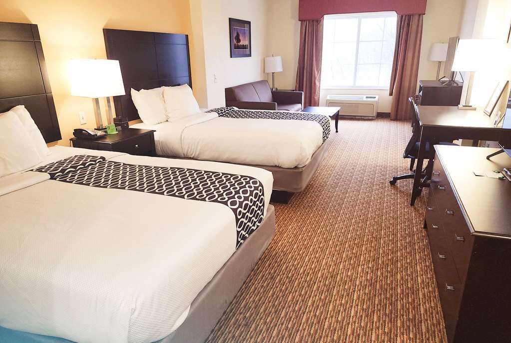 La Quinta Inn & Suites by Wyndham Stillwater University Area - photo 22