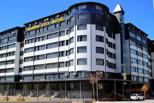 Garden City Hotel — hotel in Navoiy
