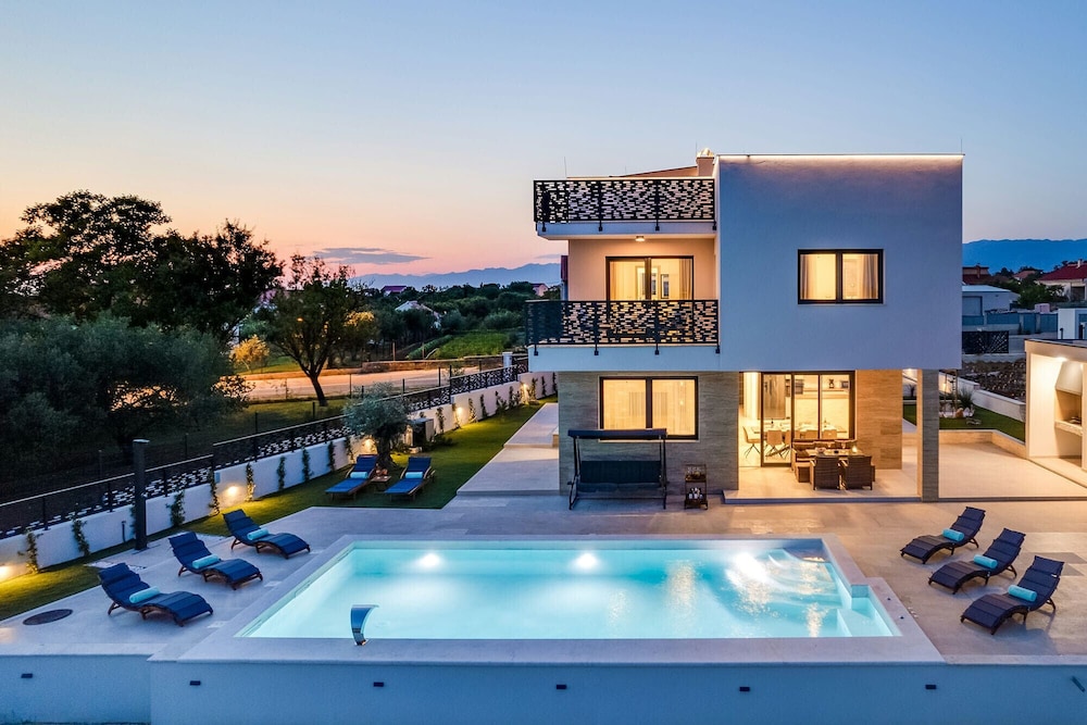 Villa Kate ZadarVillas — 4-Star Luxury Hotel in Nin, Croatia