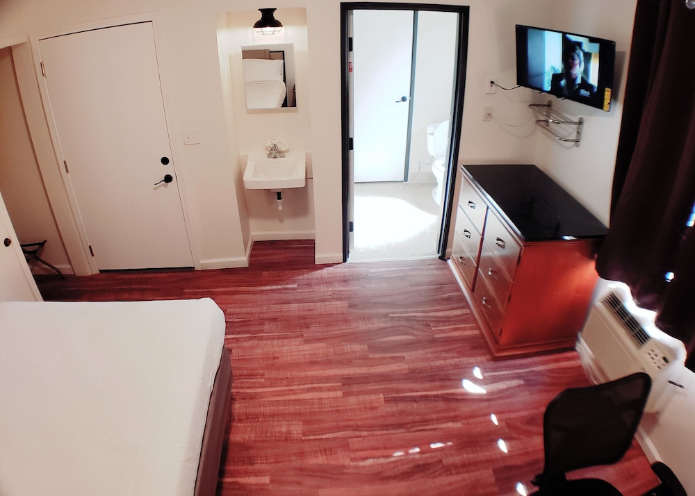 Anchor Pointe Inn - photo 48
