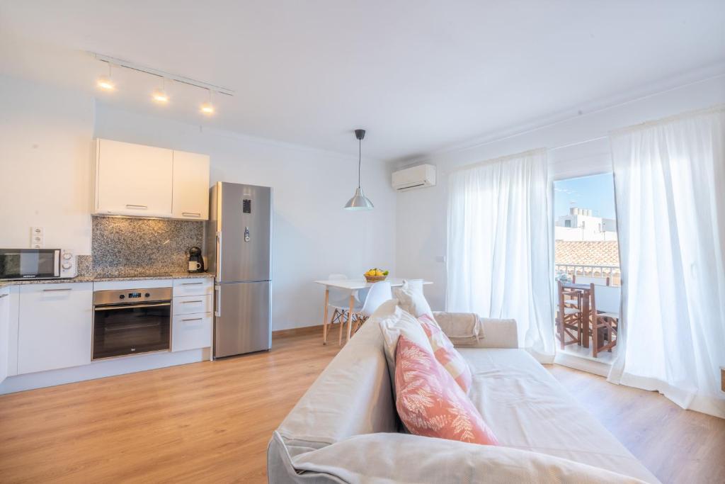 Edificio Príncipe — 4-Star Luxury Hotel in Colonia De Sant Jordi, Spain