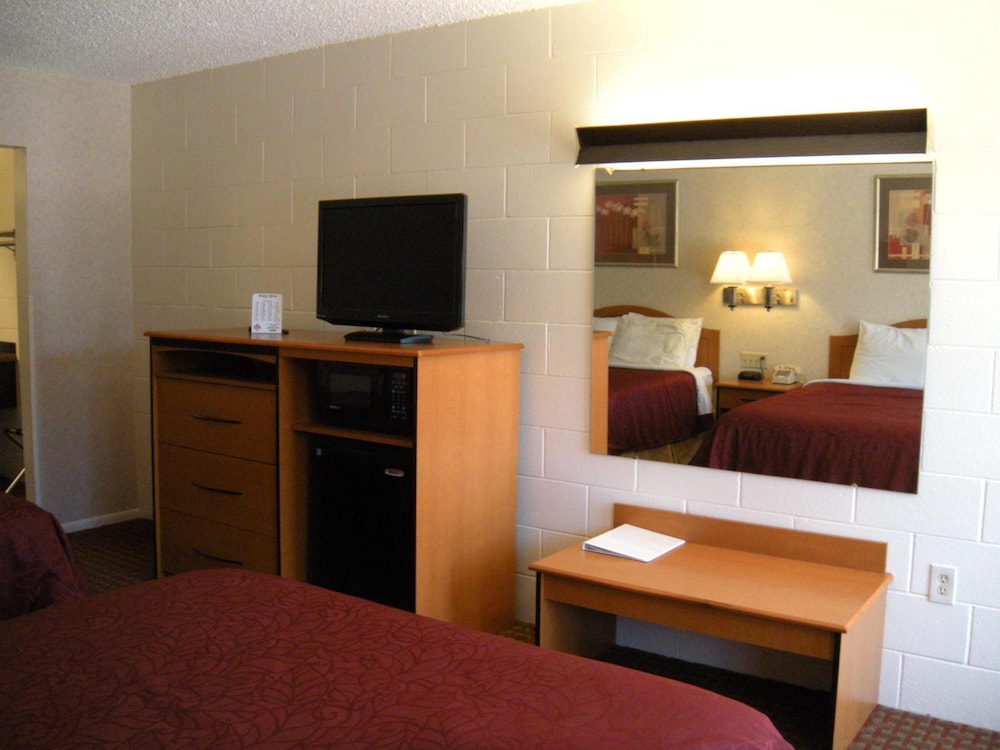 Motel West - photo 23