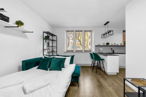Warszawa Koło Malachite Studio by BookingHost — 4-Star Luxury Hotel in Warsaw, Poland