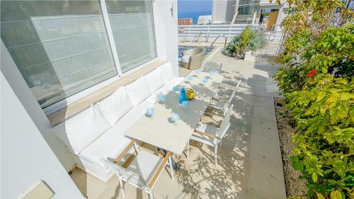 Oceanview Luxury Villa 100 — 4-Star Luxury Hotel in Protaras, Cyprus