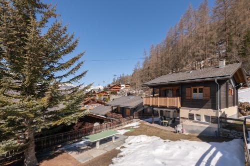 Dominique — 4-Star Luxury Hotel in Grachen, Switzerland