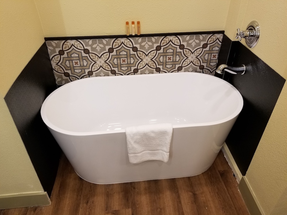 Basin Park Hotel and Spa - photo 28