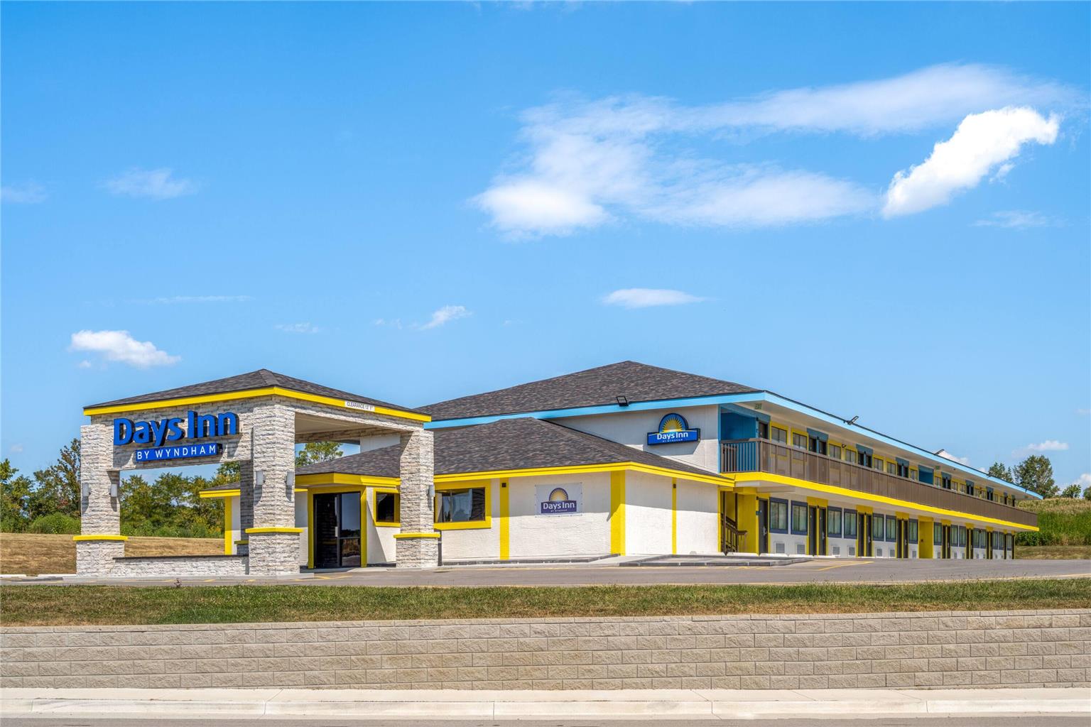 Days Inn by Wyndham Cloverdale Greencastle - photo 4