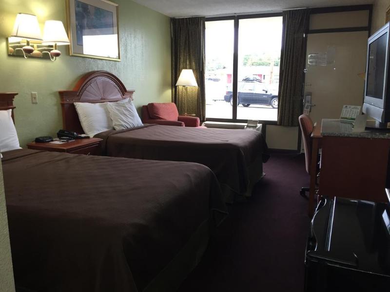 Americas Best Value Inn Airport South - photo 4