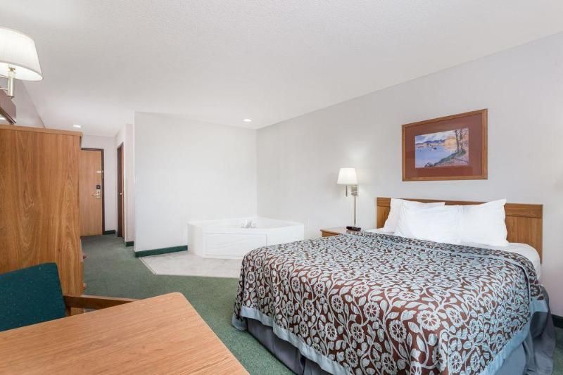 Days Inn Manchester - photo 28