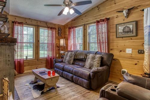 The Barn Hot Tub WIFI 560 FREE tickets each paid day - photo 28