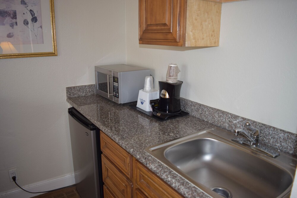 Americas Best Value Inn & Suites Soma - photo 20