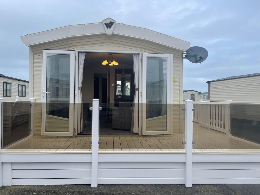 Beautiful 2 bed Caravan in Abergele Town in Abergele, United Kingdom