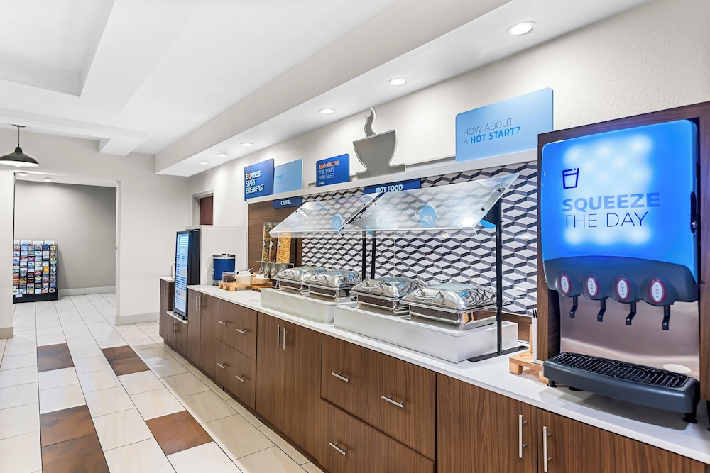 Holiday Inn Express and Suites Savannah Midtown by IHG - photo 22