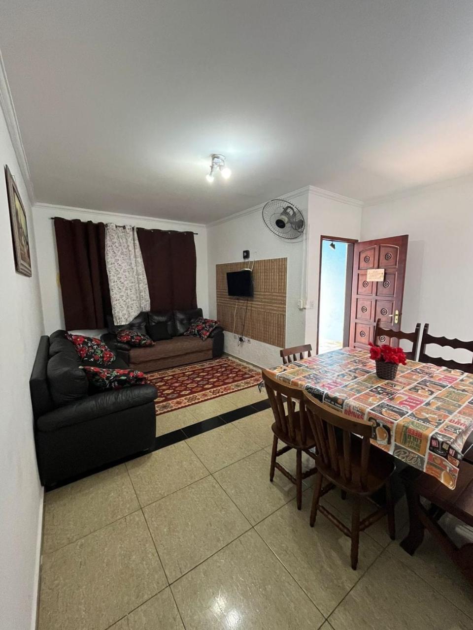 Casa na praia 900m do mar — 4-Star Luxury Hotel in Peruibe, Brasil
