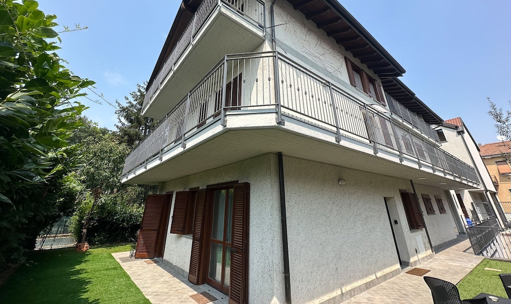 Casa Bonita Milano Rho B&B — 4-Star Luxury Hotel in Rho, Italy