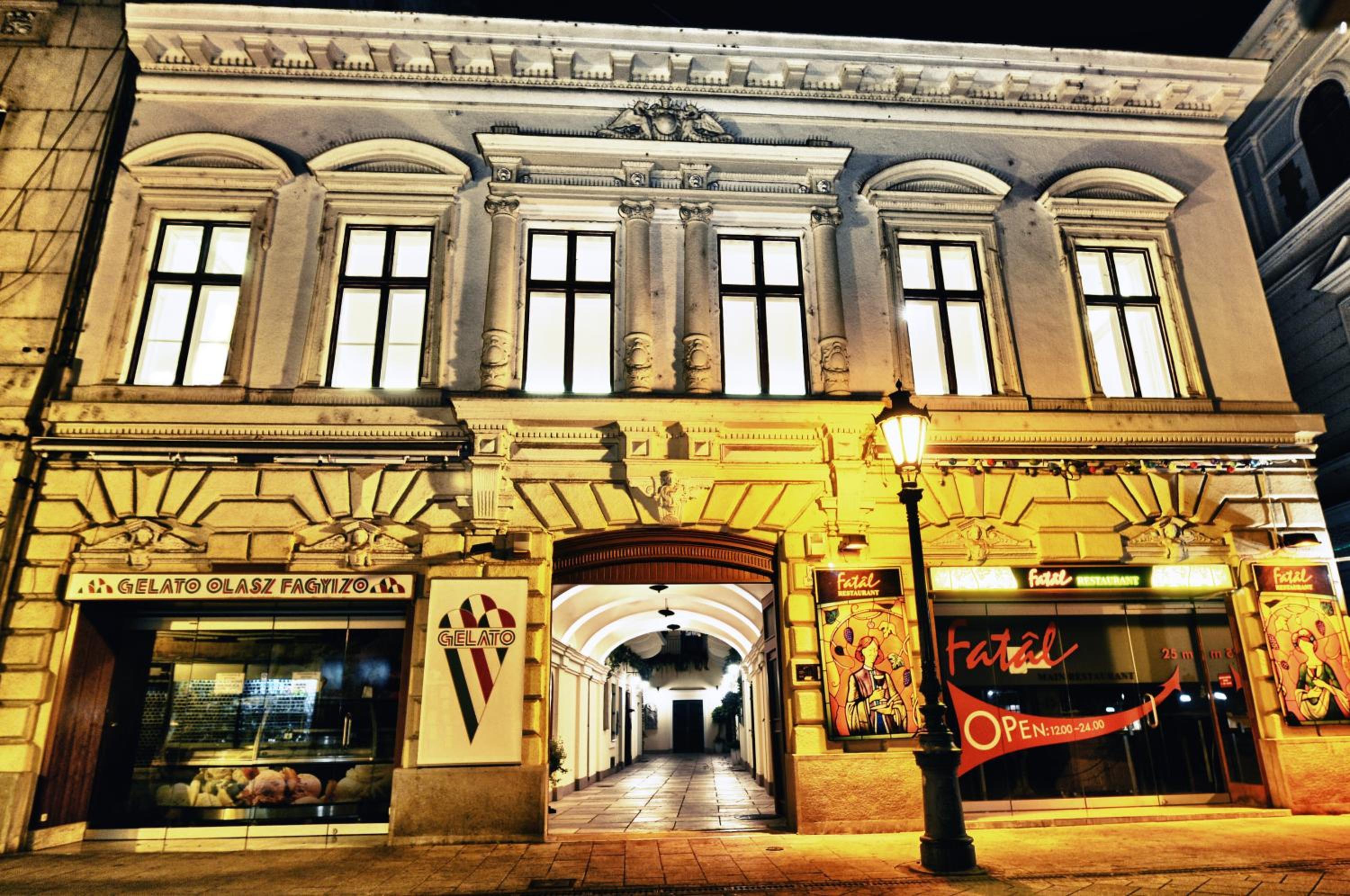 Lion Premium Hotel — 4-Star Luxury Hotel in Budapest, Hungary