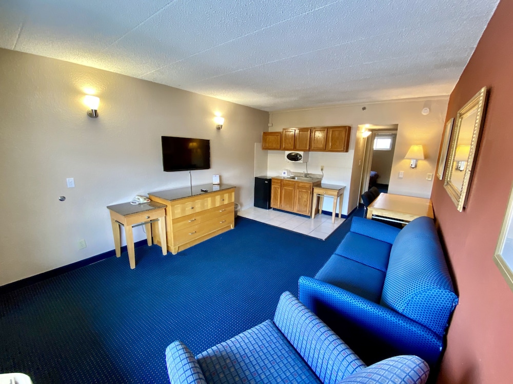 Breeze Inn & Suites - photo 10