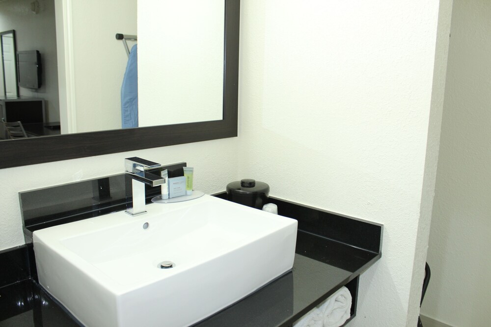 Stay Express Inn Dallas Fair Park Downtown - photo 18