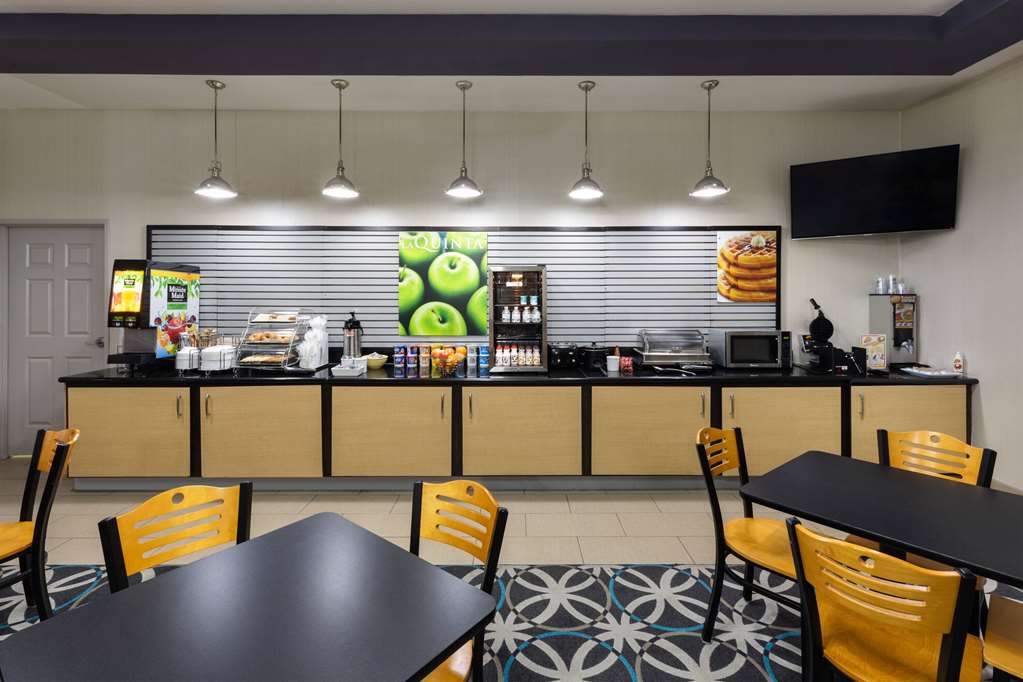 La Quinta Inn & Suites by Wyndham Houma - photo 18