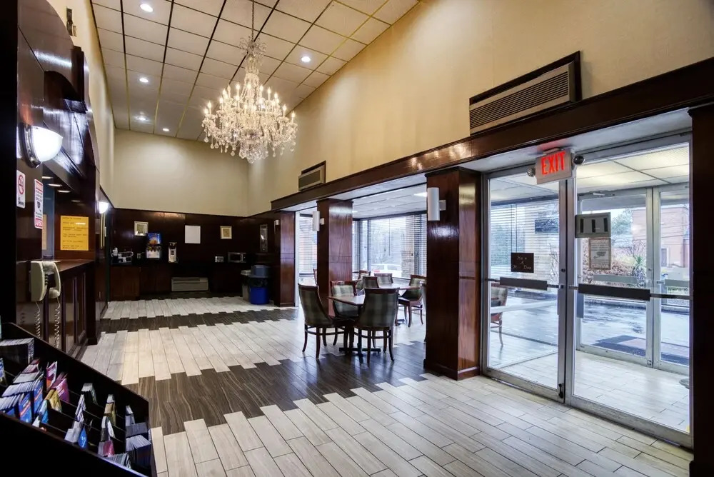 Red Carpet Inn Takoma Park - photo 8