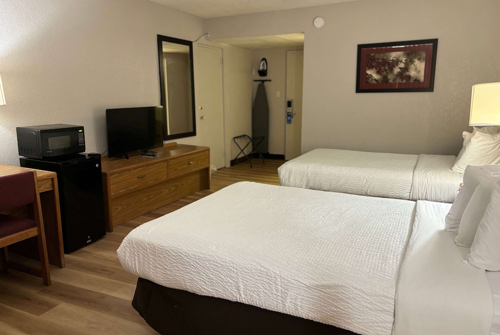 Days Inn by Wyndham Williamsport - photo 11