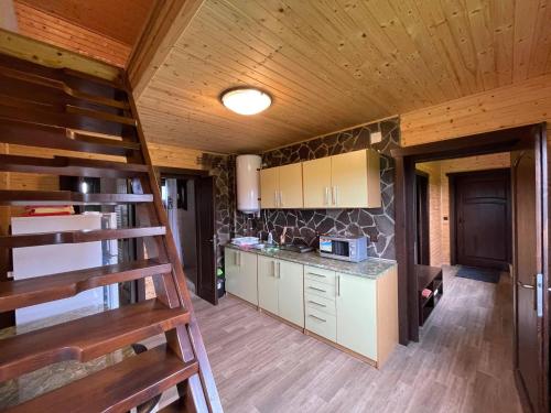 Balu - carbon neutral hotel in Unknown City