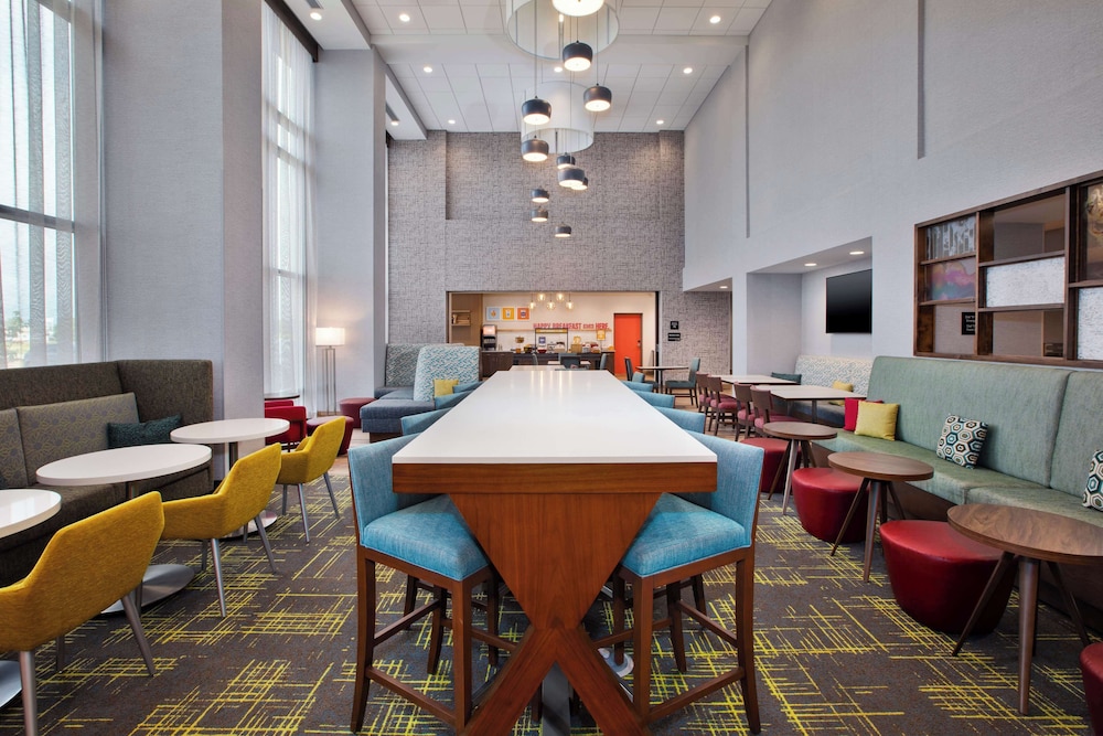 Hampton Inn & Suites by Hilton Indianapolis South Greenwood - photo 2