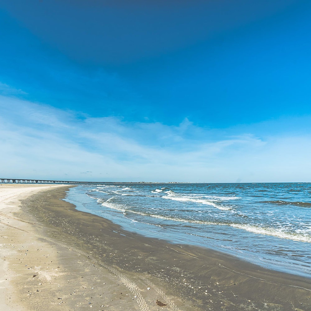 Gulf Adventures and Beachfront Relaxation Awaits - photo 42
