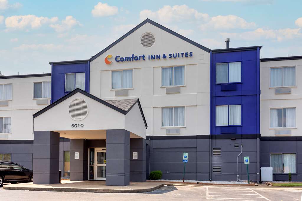 Comfort Inn & Suites Memphis East - photo 2