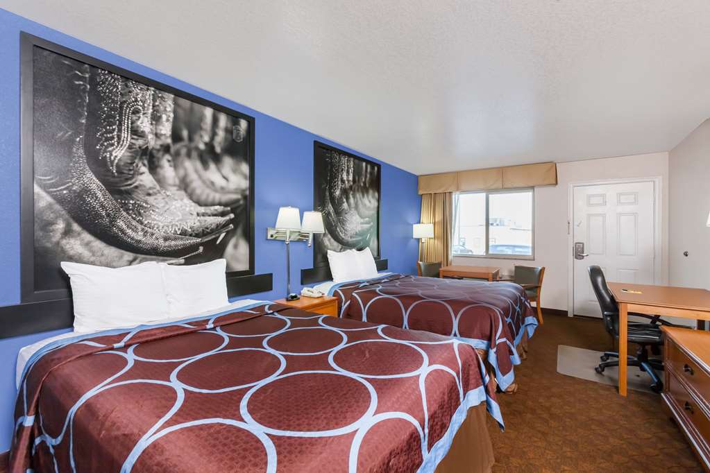 Super 8 by Wyndham Cleburne - photo 8