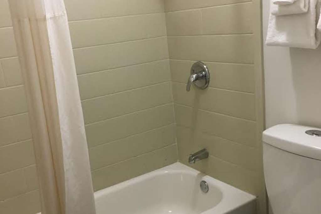 Quality Inn & Suites York East - photo 15