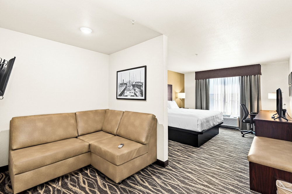 Cobblestone Hotel & Suites Ottumwa - photo 10