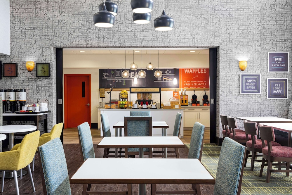 Hampton Inn & Suites Birmingham 280 East Eagle Point - photo 27