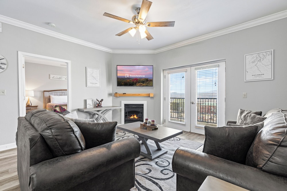 Eagles Landing 1BR Heaven — 4-Star Luxury Hotel in Pigeon Forge, United States