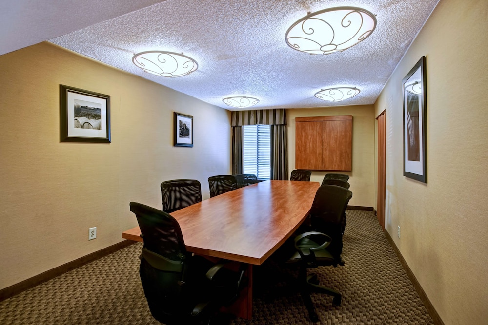 Hampton Inn College Station - photo 36