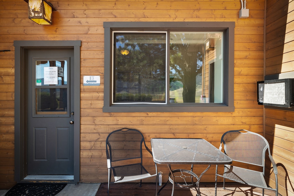Elk Refuge Inn - photo 91