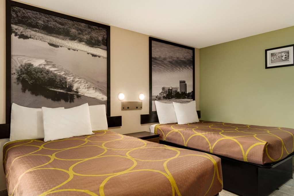 Super 8 by Wyndham Ocean Springs Biloxi - photo 29
