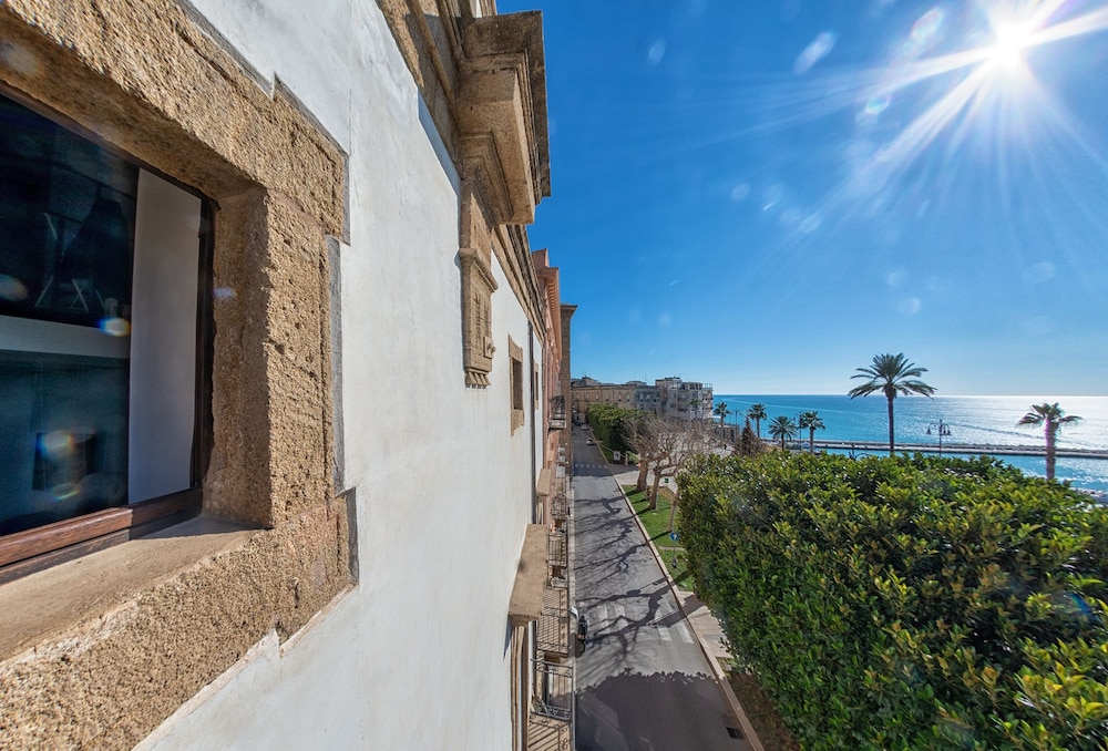 Le Maestranze Deluxe Rooms in Sciacca, Italy