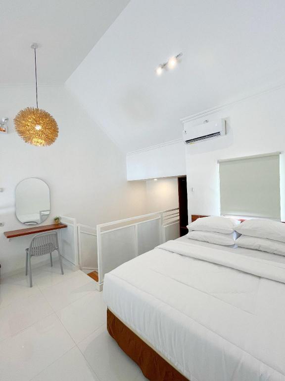 Sampai Villa Queensland — 4-Star Luxury Hotel in Yogyakarta, Indonesia