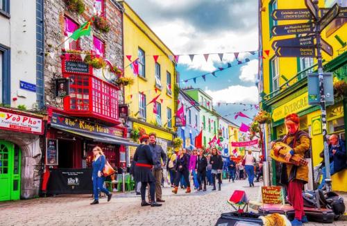 1 Minute to Everywhere Galway City Centre — 4-Star Luxury Hotel in Gaillimh, Republic of Ireland