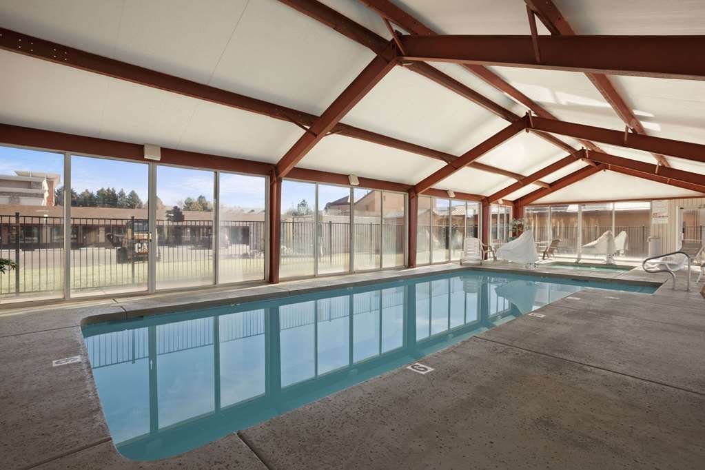 Super 8 by Wyndham Conference Center NAU Downtown - photo 11