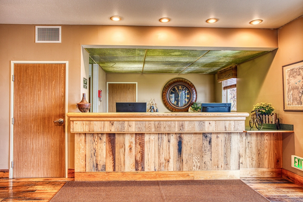 Rory & Ryan Inn - carbon neutral hotel in Hines