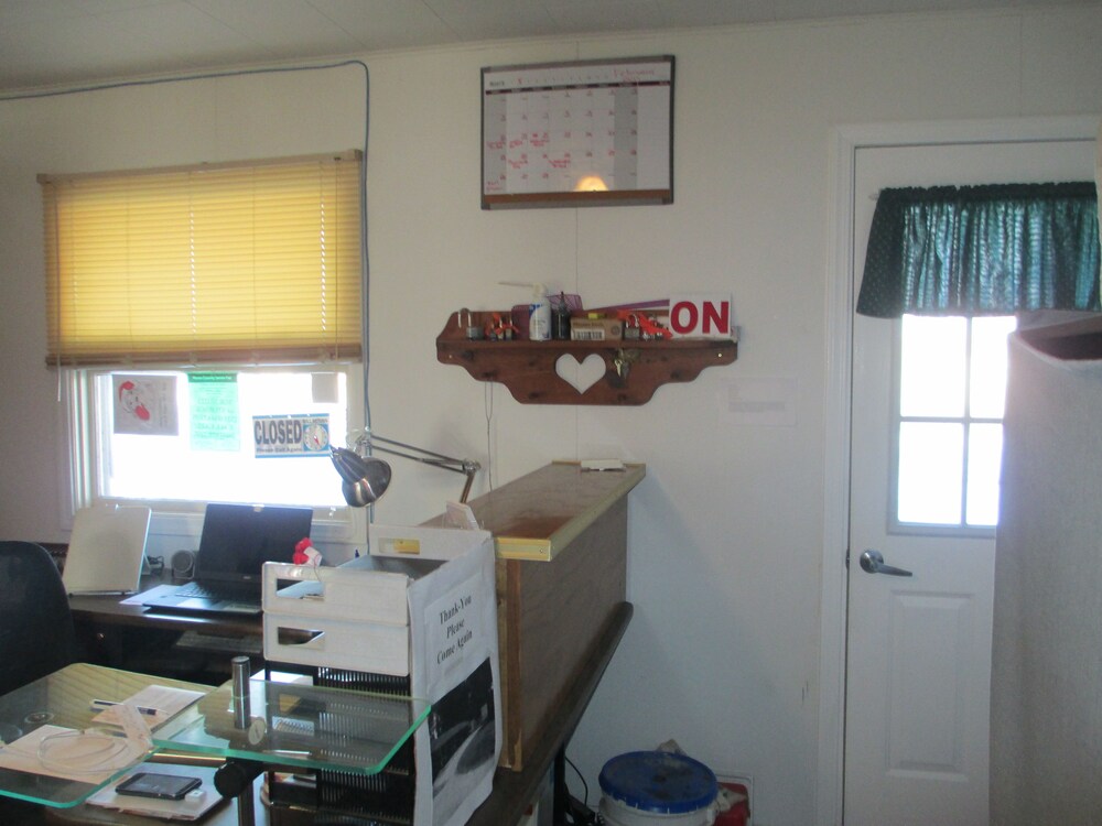Bad Axe Motel - photo 2